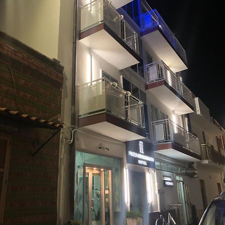 Albergo Piazza Risorgimento ポルト・チェザーレオ エクステリア 写真