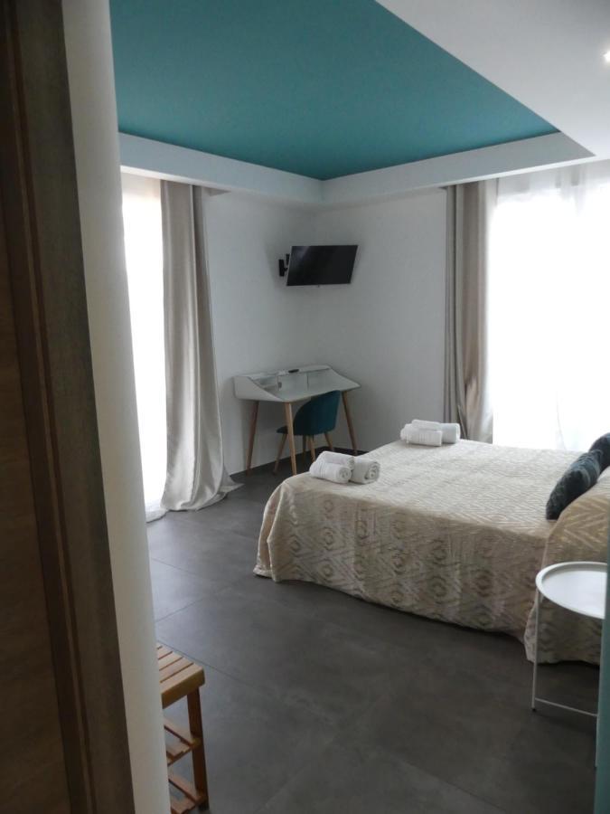 Albergo Piazza Risorgimento ポルト・チェザーレオ エクステリア 写真