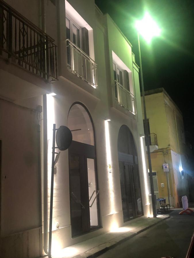Albergo Piazza Risorgimento ポルト・チェザーレオ エクステリア 写真
