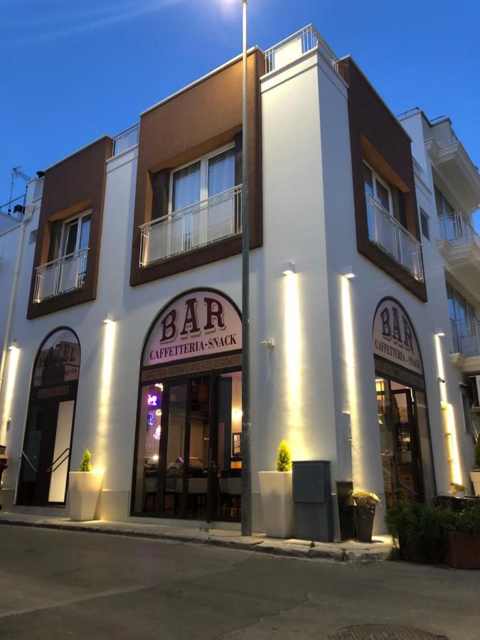 Albergo Piazza Risorgimento ポルト・チェザーレオ エクステリア 写真