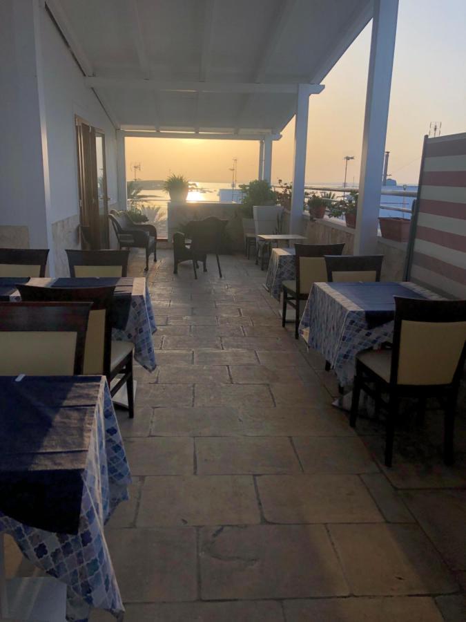Albergo Piazza Risorgimento ポルト・チェザーレオ エクステリア 写真