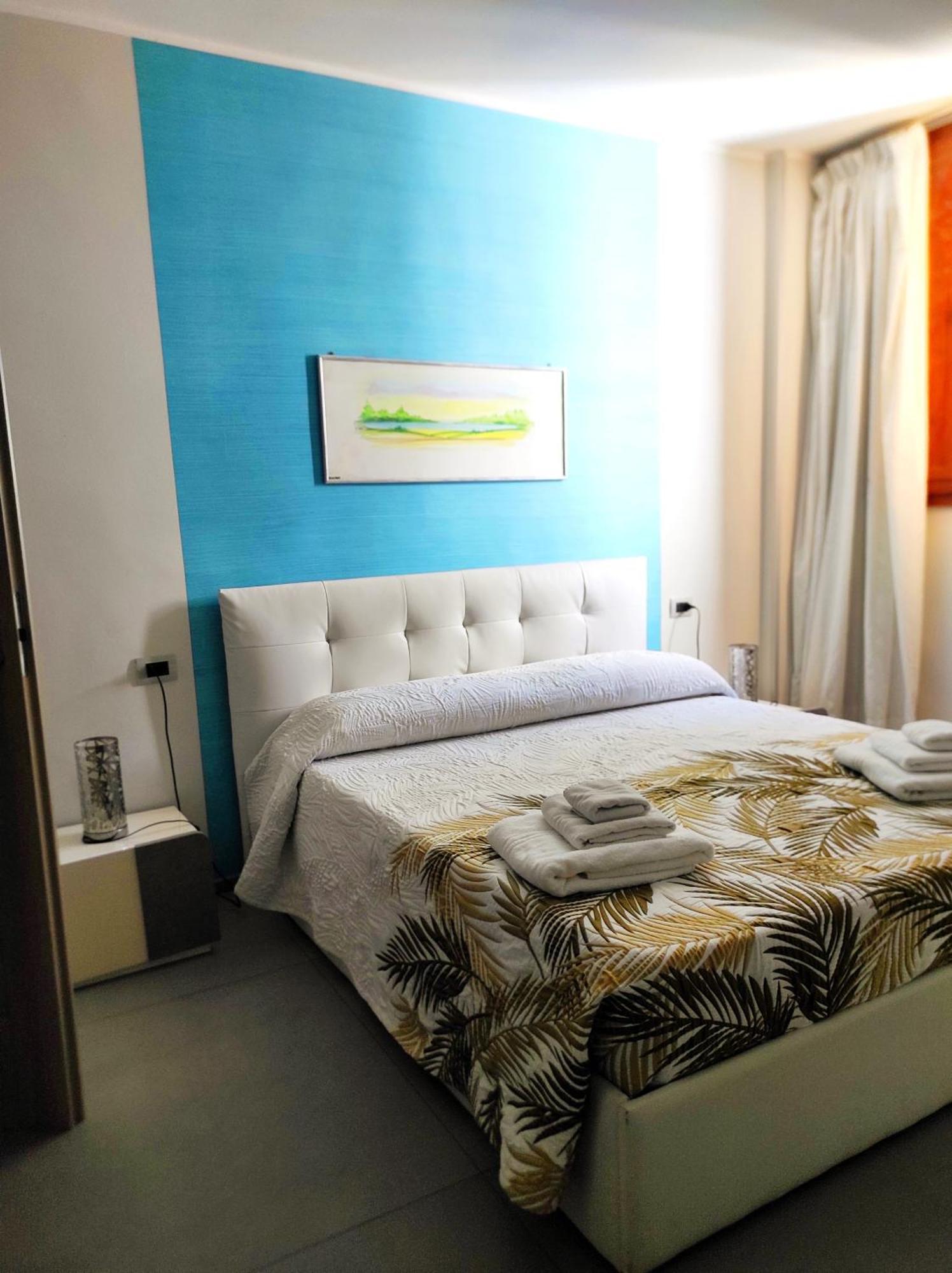 Albergo Piazza Risorgimento ポルト・チェザーレオ エクステリア 写真